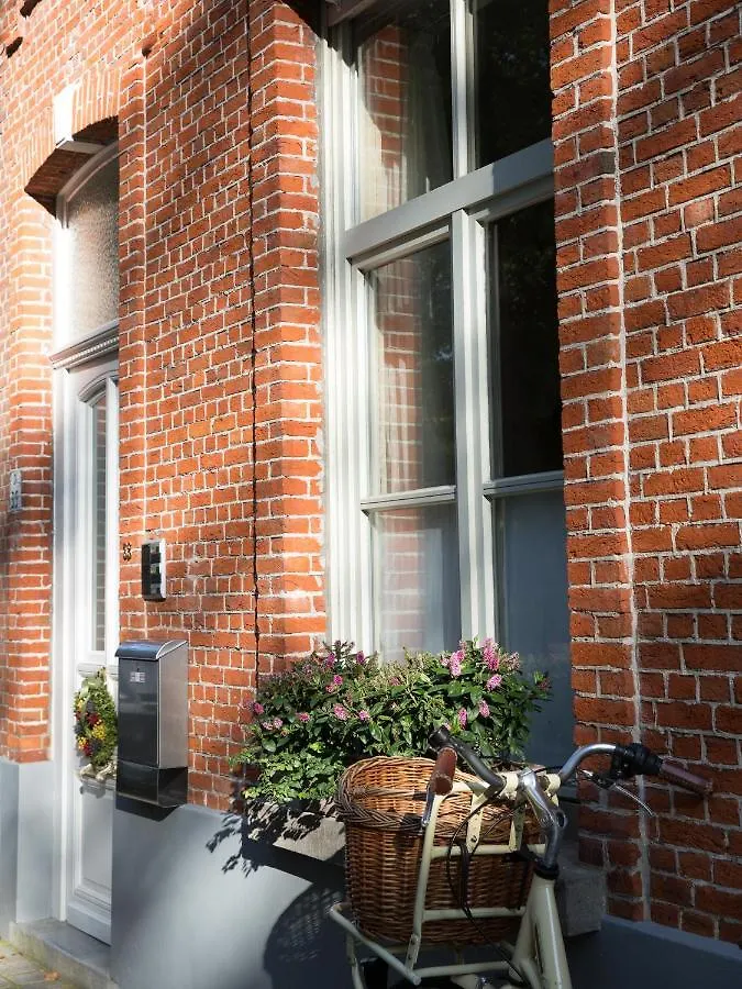 Two Rooms In Bruges